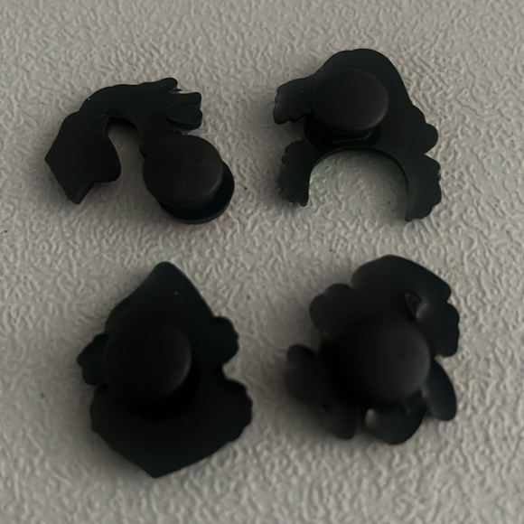 Grinch Croc Charms - Picture 2 of 2